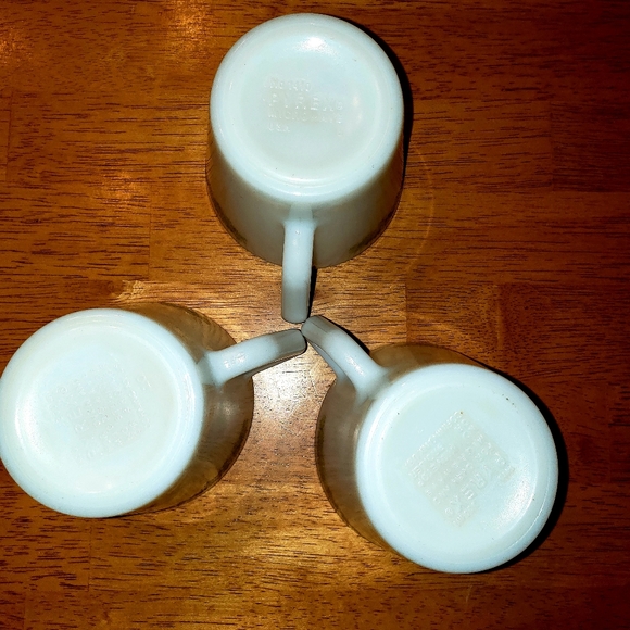 Vintage Pyrex Crazy Daisy 3pc D Handle Coffee Cups - Picture 3 of 8
